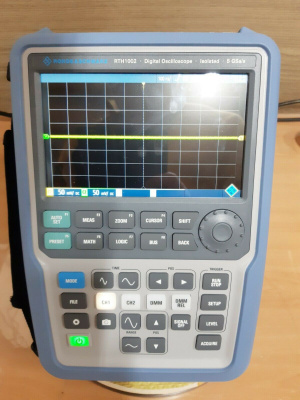 Портативный цифровой осциллограф Rohde & Schwarz RTH1002+RT-ZC03